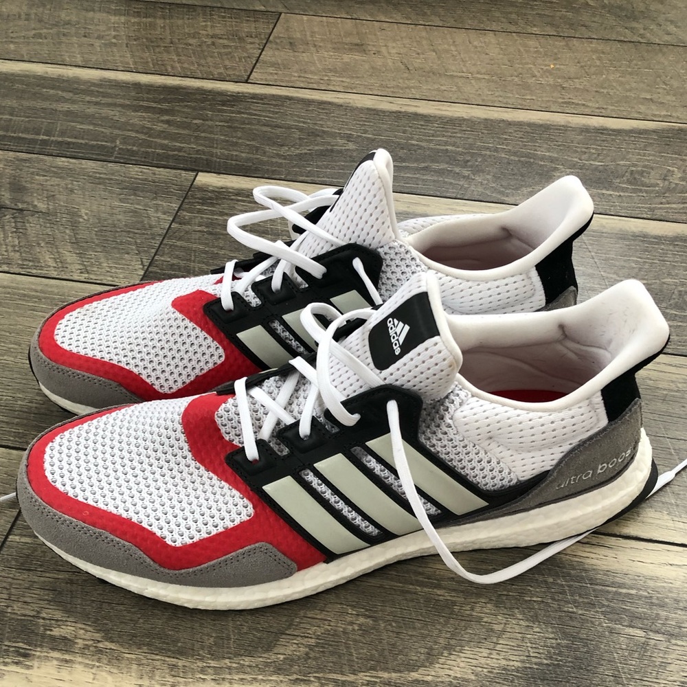 Adidas Ultra Boost • White Grey Scarlett • Mens size 13
